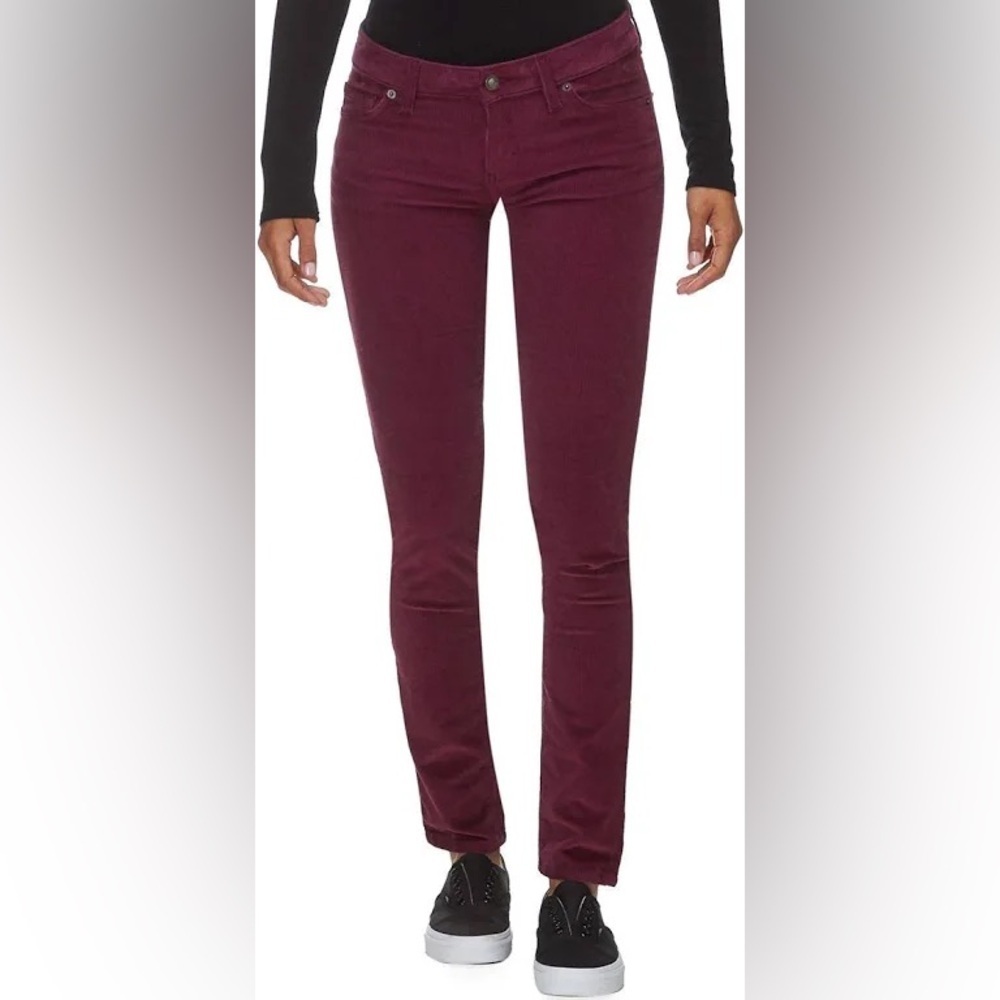 Patagonia Women's Fitted Corduroy Pants in Dark Currant